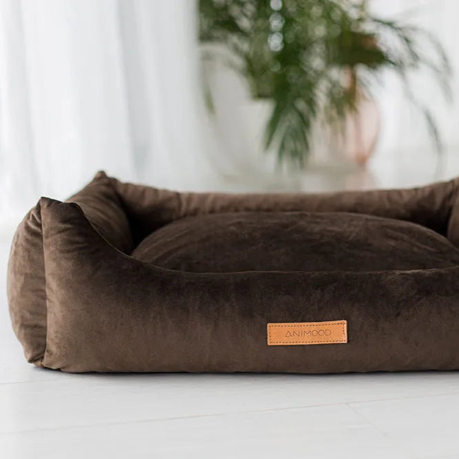 Hundebett in braun samt ergonomisch für kleine und große Hunde